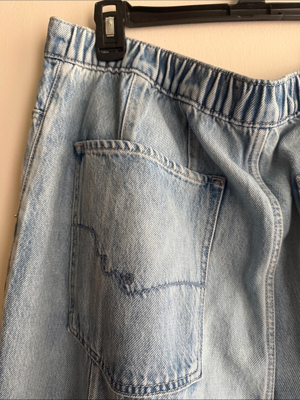 Free People We The Free Light Wash Wide Leg Pleated Jeans NWOT - Picture 9 of 12